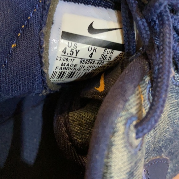 NIKE Unisex Denim Sneakers - Picture 6 of 6